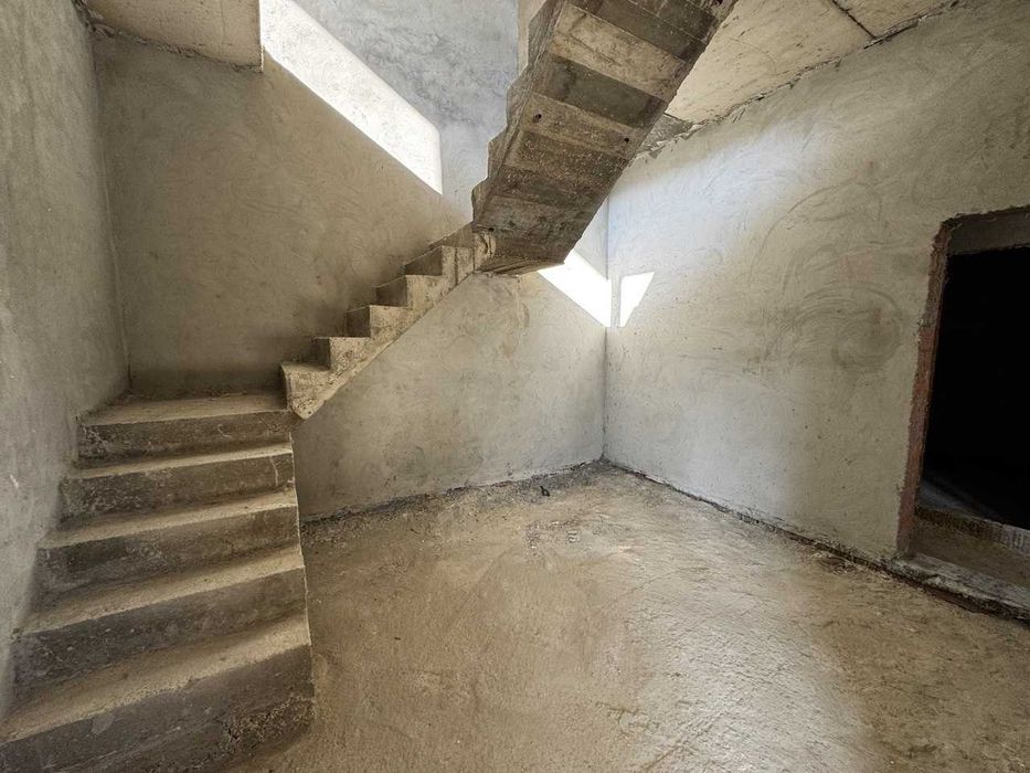 Продаж окремо стоячого будинку у Бірках