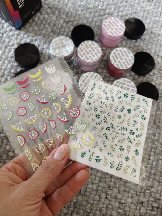 Manicure tytanowy