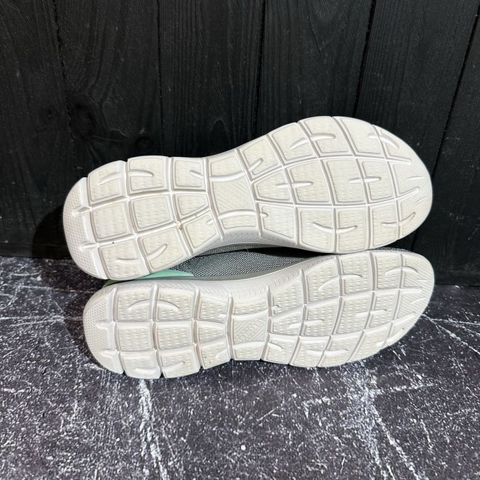 Легенькі пінні кросівки Skechers 39 розмір 26 см