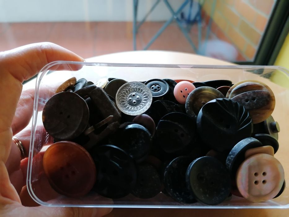 Assortment Button Box64584252030466122