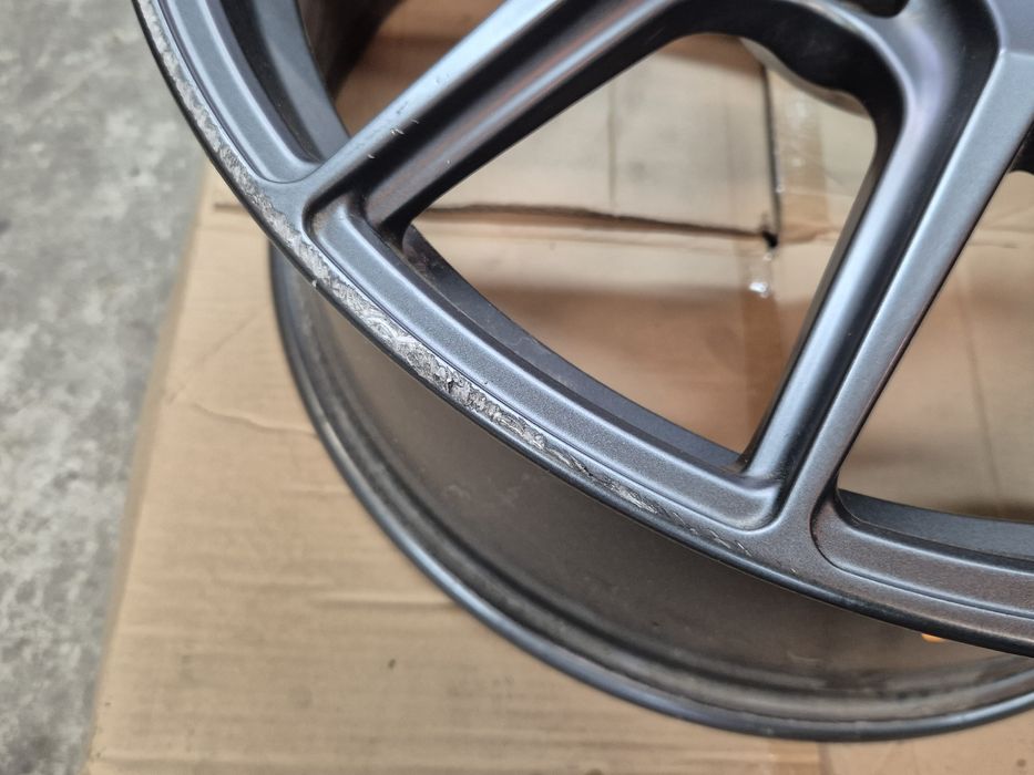 Tesla Model 3 felga 20" Borbet 5x114.3  8.5J  ET40