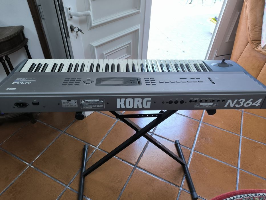 Teclado Marca KORG.