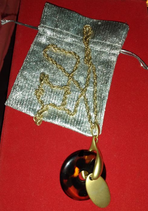 Fio dourado vintage com pendentes