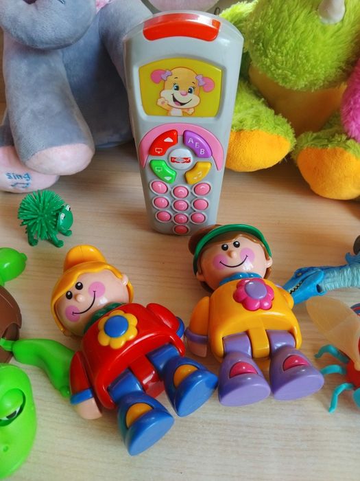 Игрушки музыкальные, развивающие.