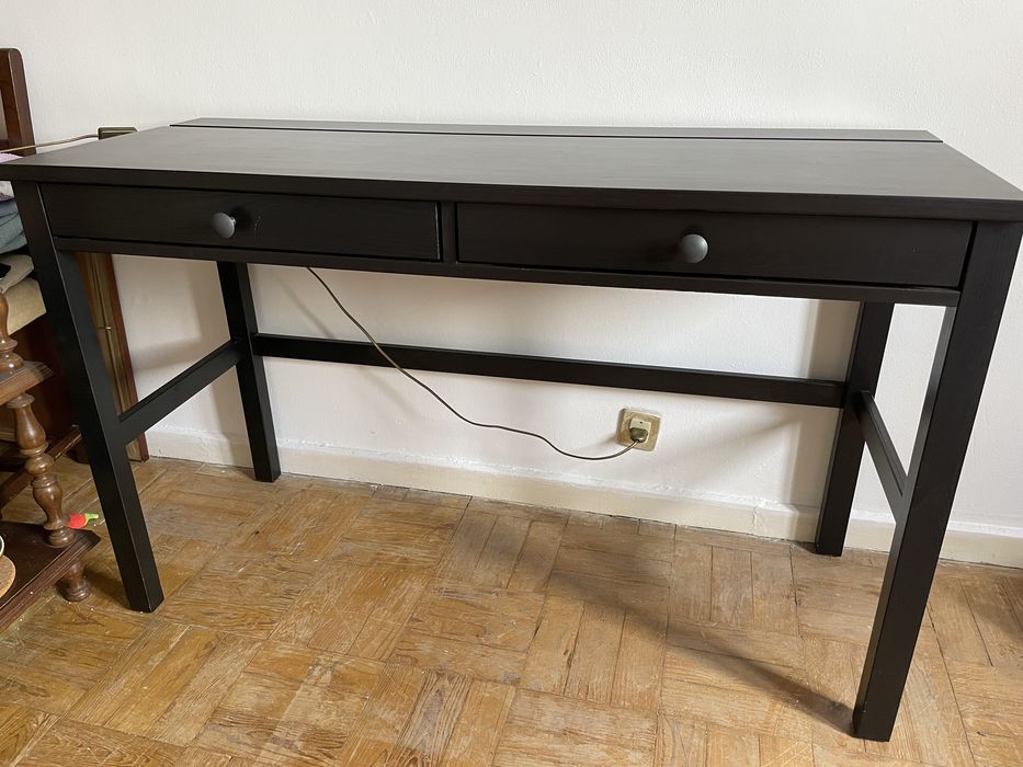 Secretária IKEA Hemnes