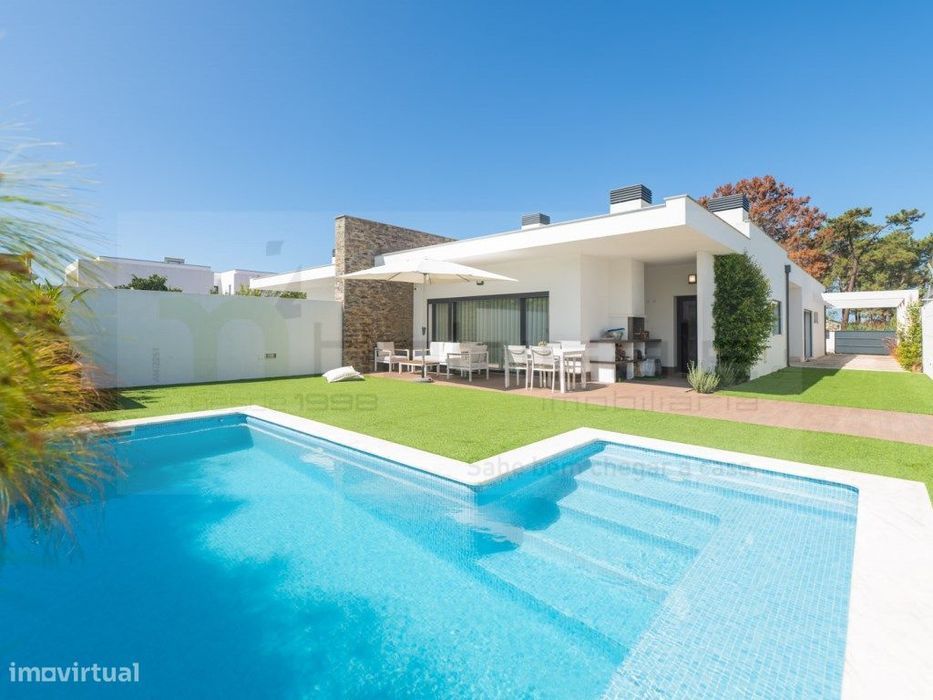 Moradia T4 Térrea com Piscina | Fernão Ferro