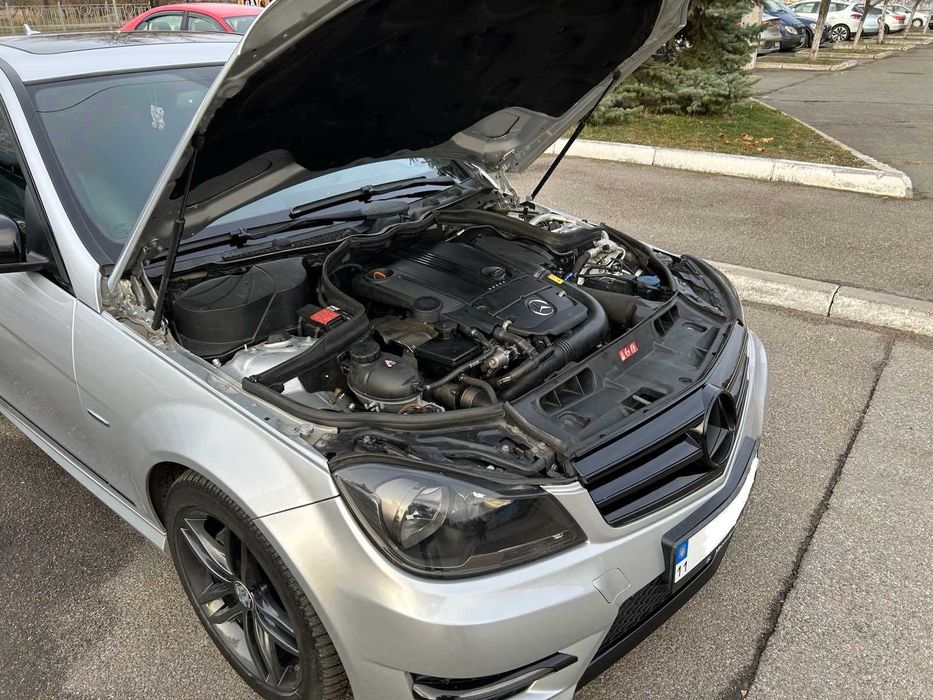 Mercedes-Benz C-Class 2012