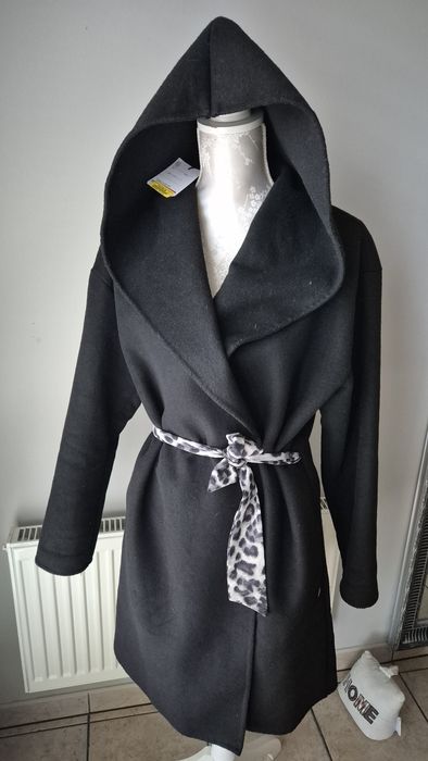 Płaszcz wiosenny z kapturem