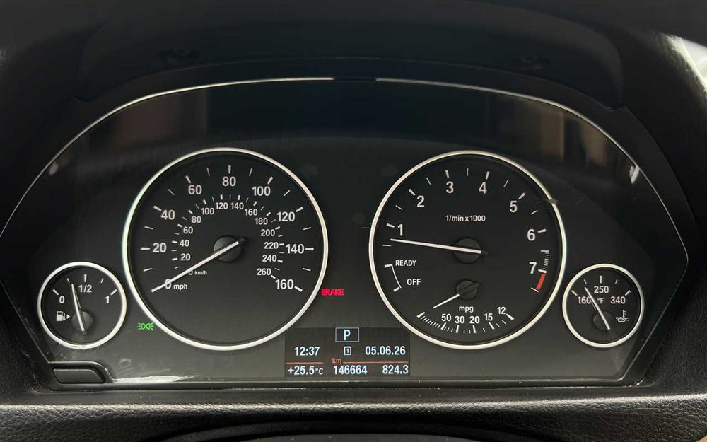 BMW 320 I 2017 року