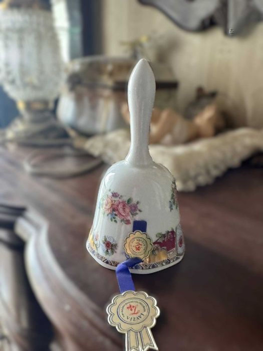 Sino em porcelana Limoges Vizavi de Itália.