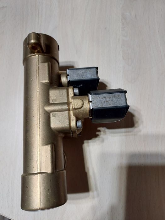 Elektrozawór dwucewkowy