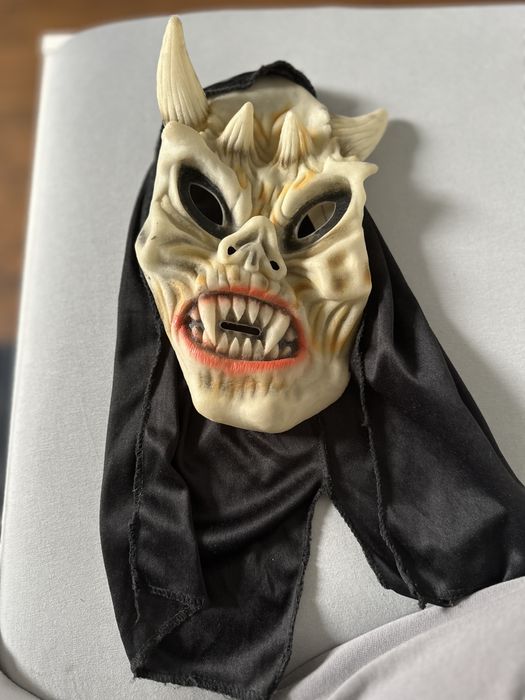 Maska hallowen dla dziecka i nastolatka