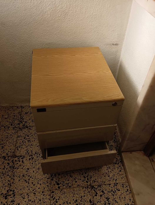 PARA DESOCUPAR Mobiliário Diverso (Rio de Mouro/Sintra)