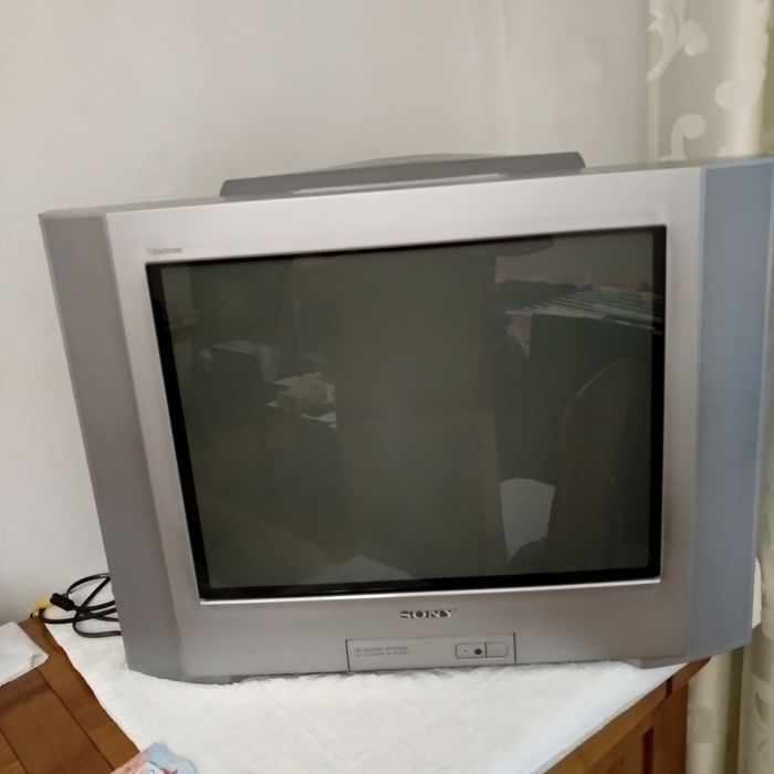 Продам телик SONY TRINITRON COLOR TV 21"с сабвуфером, не работает