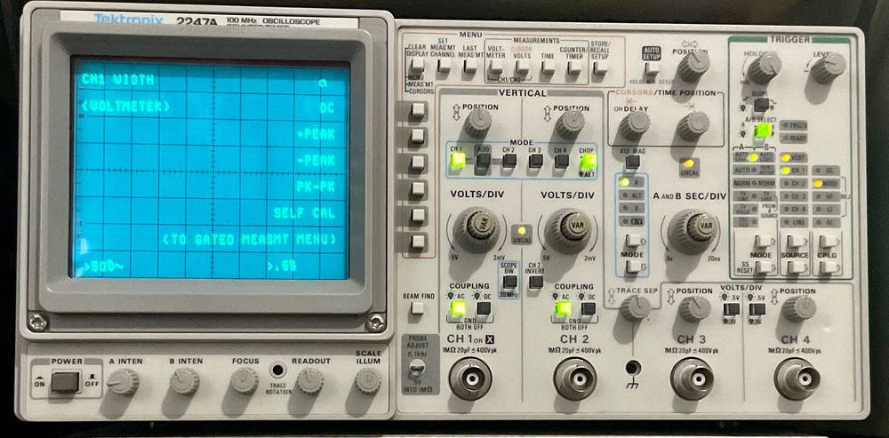 Осциллограф Tektronix 2247A.