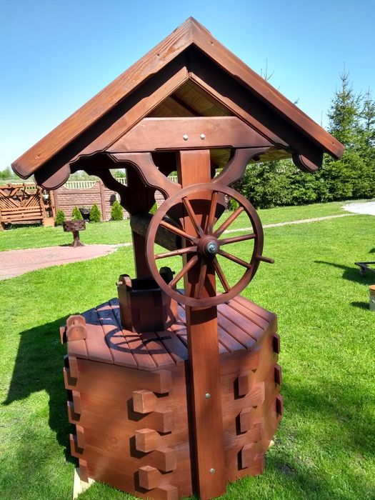 Studnia drewniana ogrodowa obudowa ozdobna
