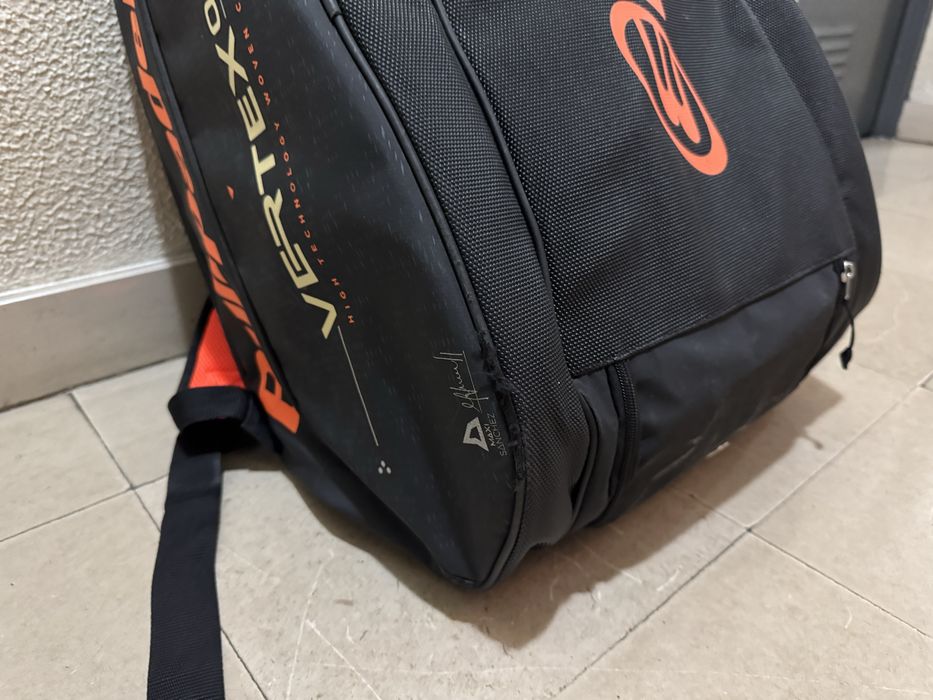 Raquete de Padel Bullpadel Hack 03 e Saco Vertex