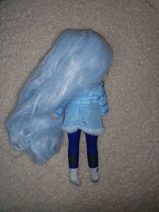 Na! Na! Na! Surprise Teens Fashion Doll Alaska Frost