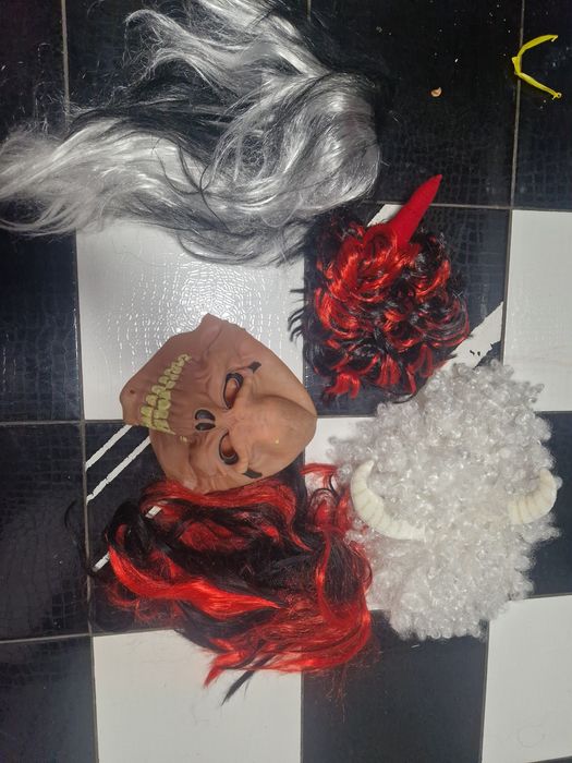 Продам парики на хэллоуин