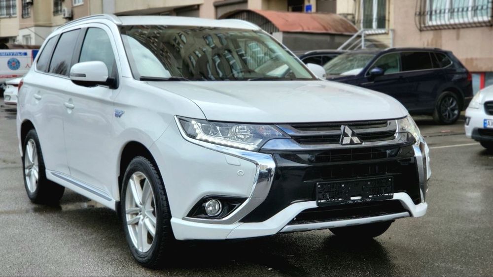 Mitsubishi Outlander PHEV 2.0 4WD 2016p