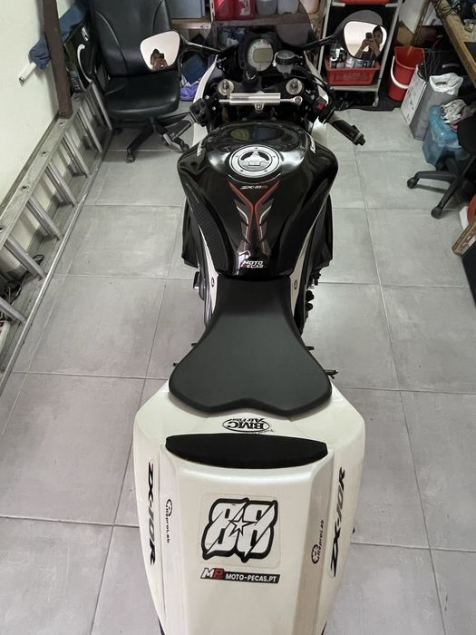 Kawasaki ZX10R 2008  branca e preto  28000  km
