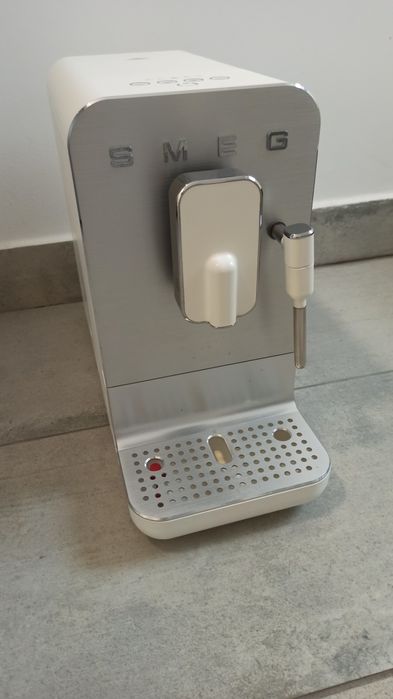 Máquina café Automática SMEG