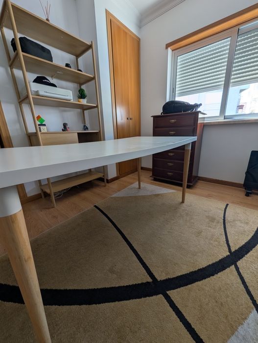 Mesa secretária IKEA