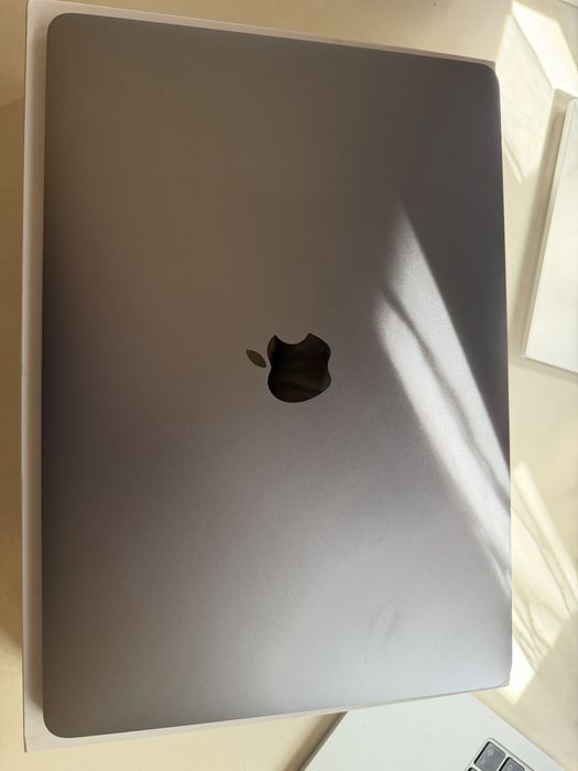 MacBook Air 2018485459545577246721
