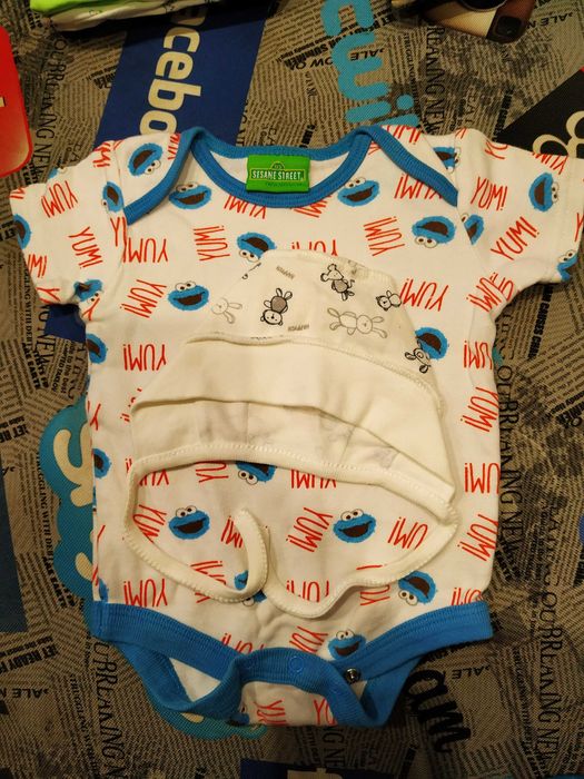 Боди, чепчик, штанишки