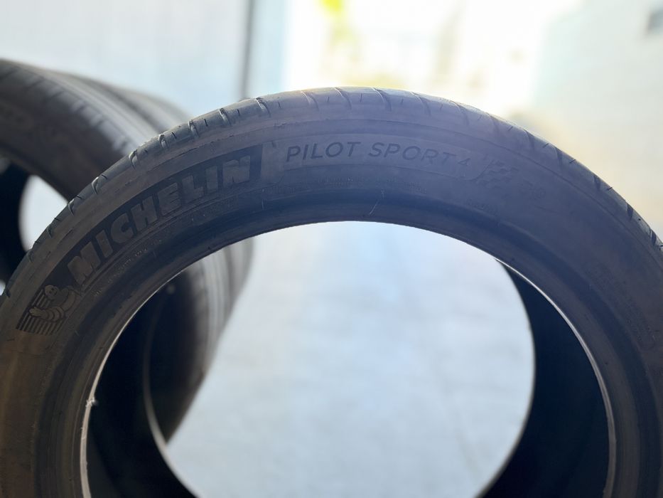 4 Pneus Michelin Pilot Sport 4 235/45/R18 (Tesla)