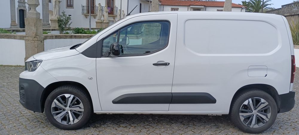 Peugeot partner 2023 impecável por 16605 IVA dedotival