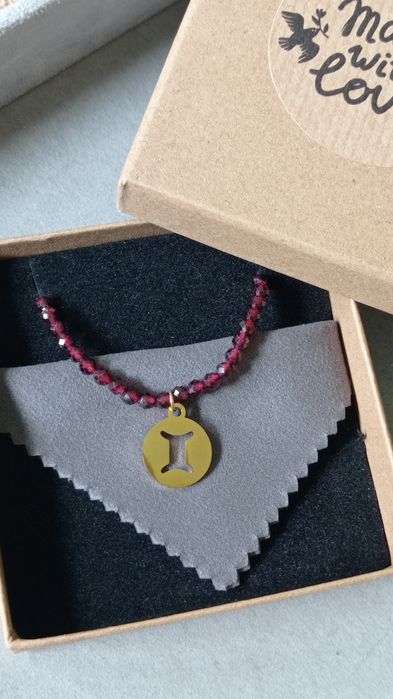 Naszyjnik z kamieni naturalnych ze znakiem zodiaku bliźnięta, prezent z motywem horoskopu