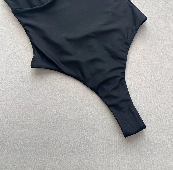 Купальник суцільний