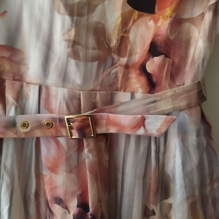 Нова сукня ,виробник Латвія