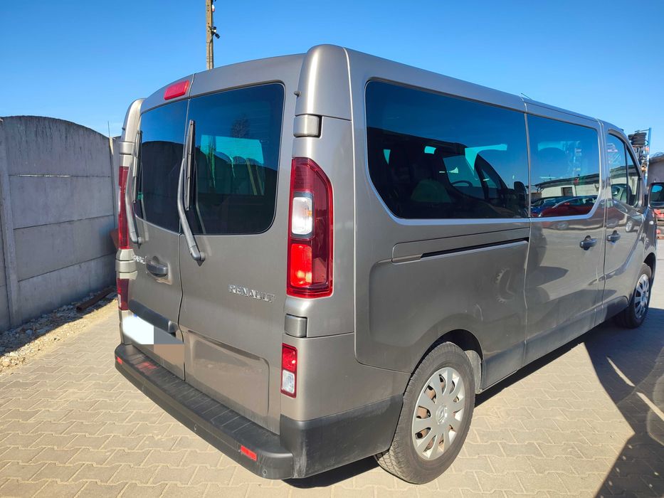 Wynajem bus 9 osobowy Renault Trafic DCI LONG autolaweta laweta