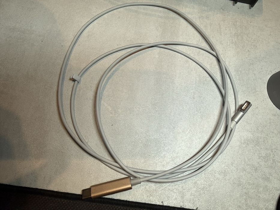 MacBook Air 13” (Mid 2011) – у відмінному стані