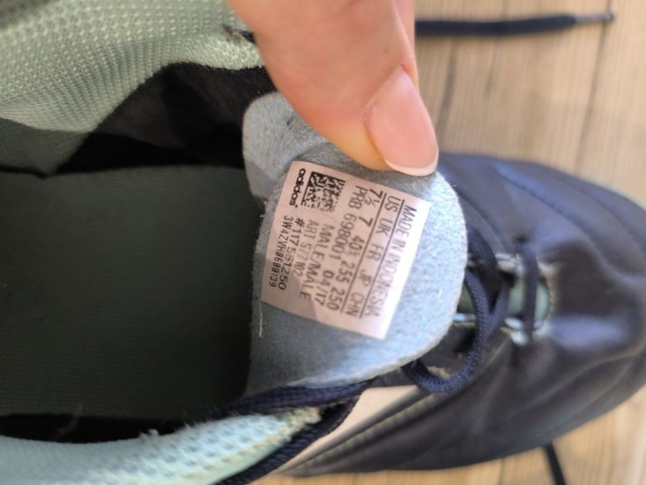 Adidas buty do gry w piłkę nożną 40 i 2/3