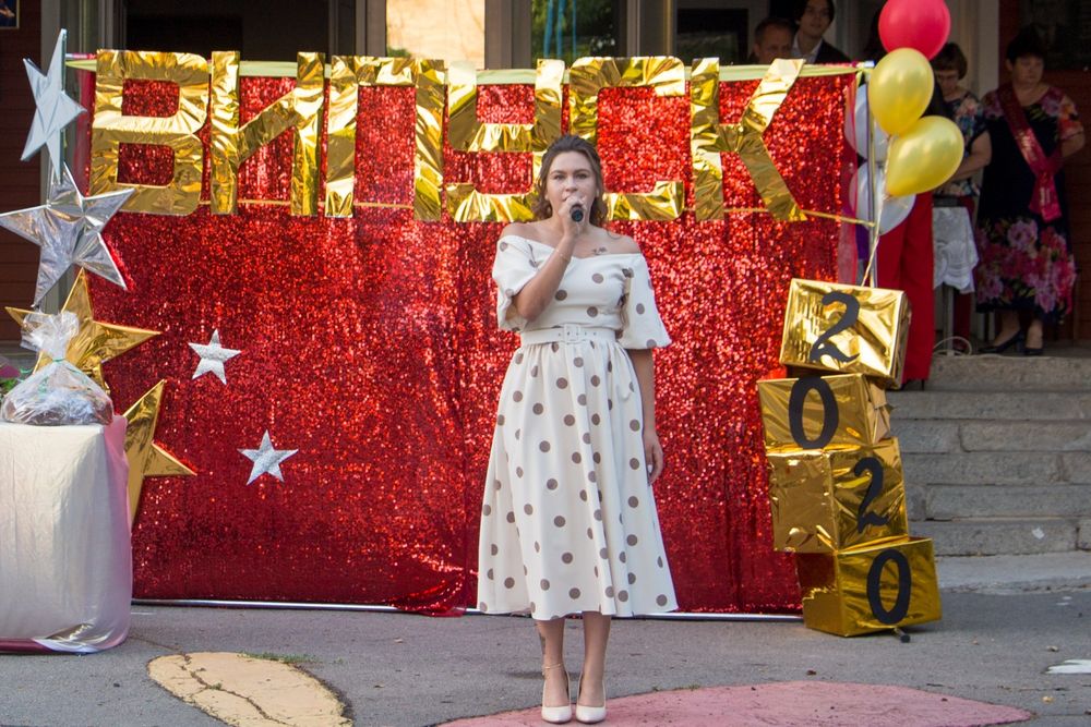 Витончена вечірня сукня