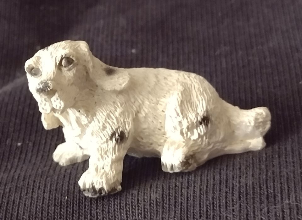 Figurka małego pieska