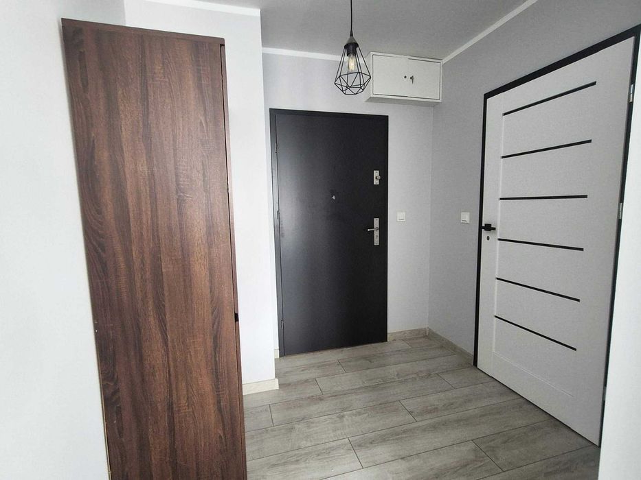 Ładna kawalerka z dużym balkonem w spokojnej okolicy - wynajmę bezpośrednio - Widok 3