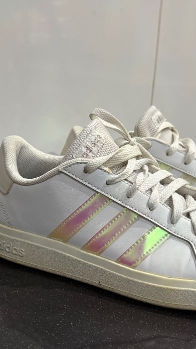 Sapatilhas Adidas tamanho 37,5