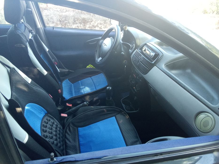 Fiat Punto 1.9 JTD motor com muita força e econômico