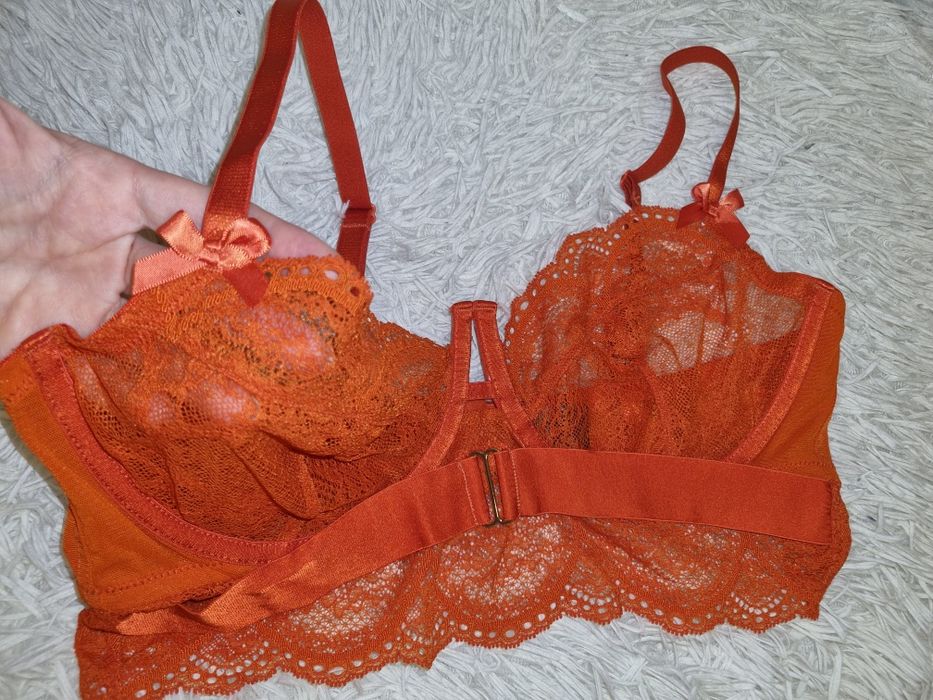 Biustonosz Hunkemoller Queen Nyakim - rozm. 85D
Serdecznie polecam!