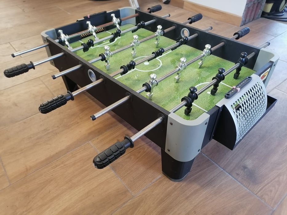 Piłkarzyki stół gra