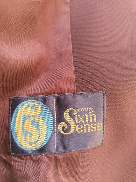 Garsonka damska ze spódnicą