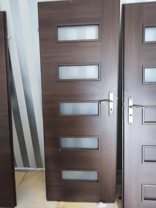 Dzwi w średnim stanie