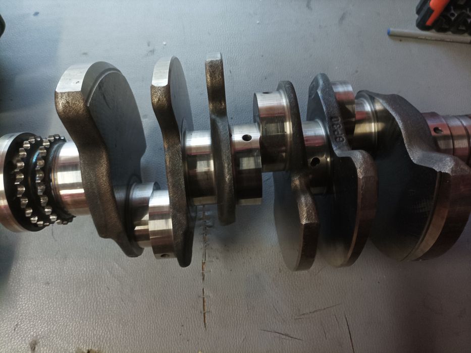 Кол.вал  VAG 059101AB STD та ГБЦ D3 ASB Ліва