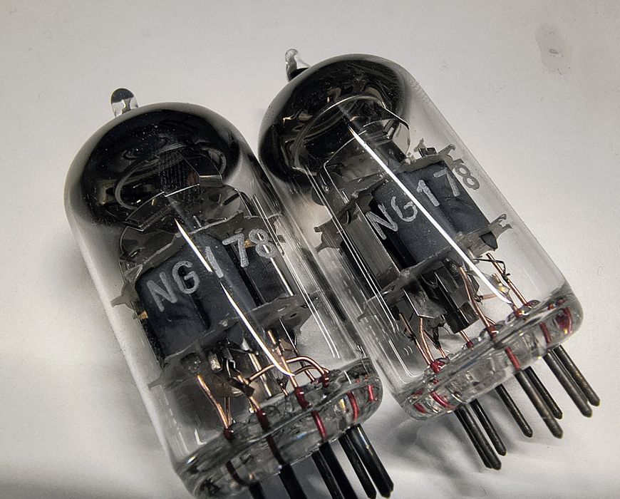 Lampy elektronowe Tesla ECC88