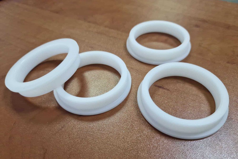 Tuleja z tworzywa POM śr. zew. 66mm