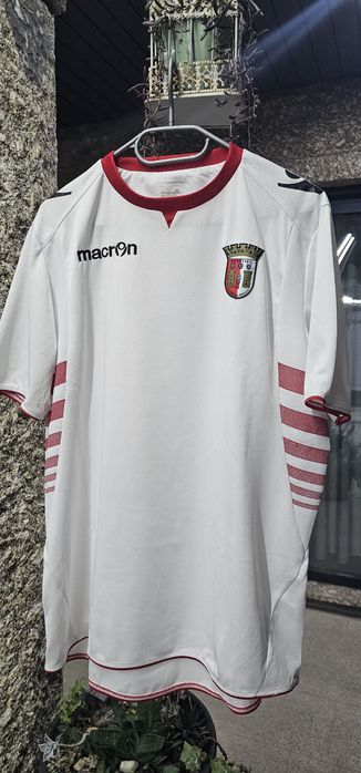 Camisolas, casacos, calções, calças do Braga, da marca Macron